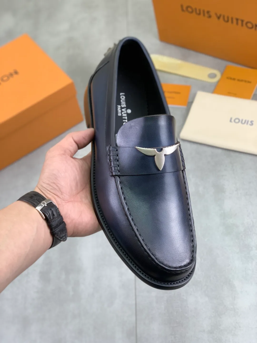 Men's men's shoes 💰P542 New style 💶[LOUIS VUITTON] Water-dyed Niuli Original order New style 🍀LV Louis Vuitton *——Top version of LV classic leather shoes! Made of imported original calfskin, original leather side strips and wear-resistant high-end rubber outsole! High quality products! Color: 3️⃣optional Size: 38-44 (45 customized)